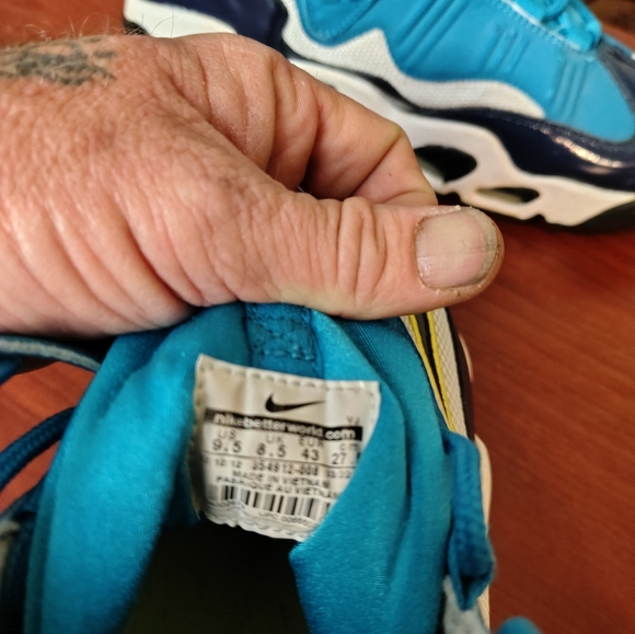 Old school Reeboks - Picture 10 of 16